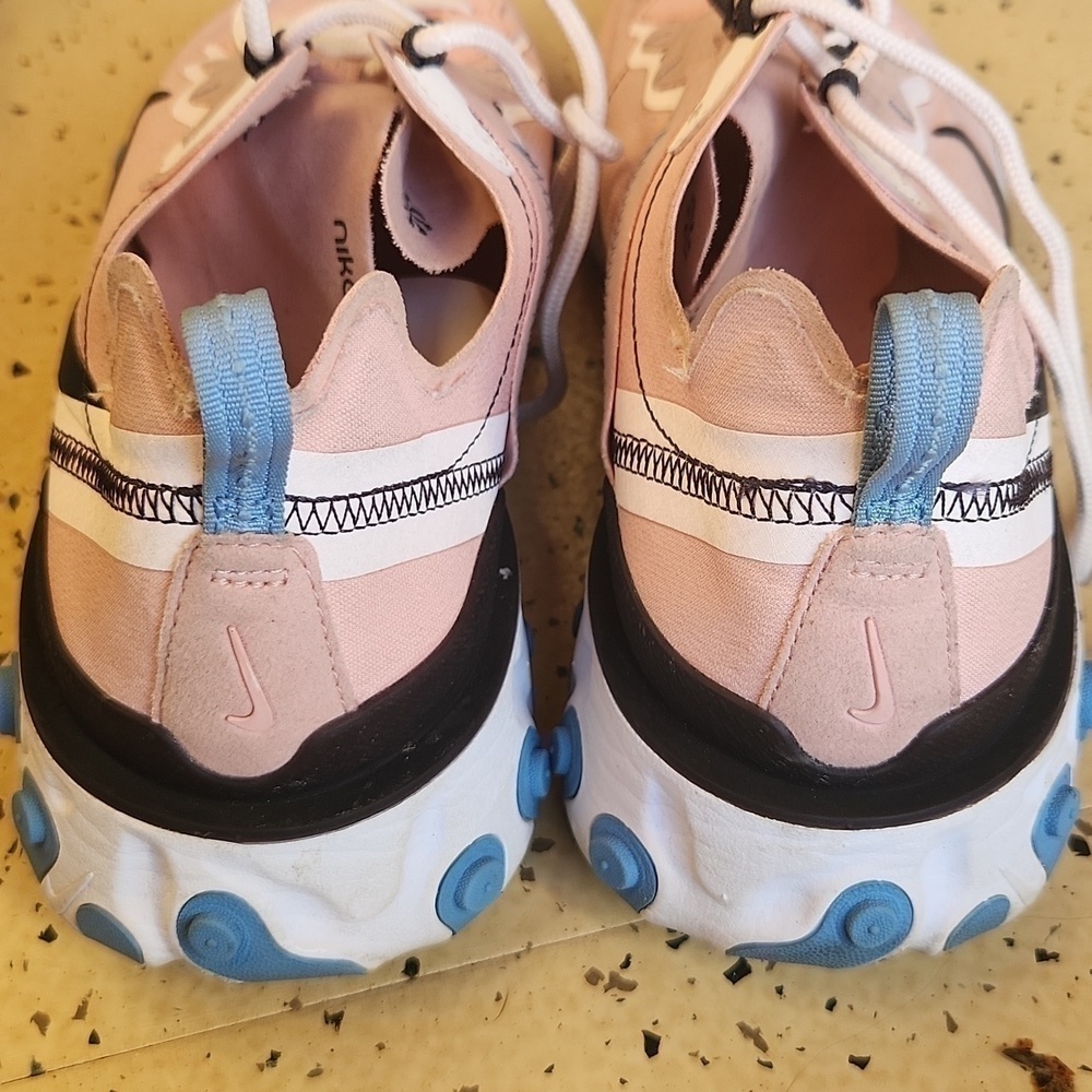 Nike React element women's size 9.5 great condition - Picture 2 of 7